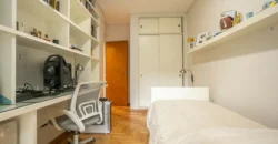 Departamento de 4 ambientes con dependencia y cochera en Caballito