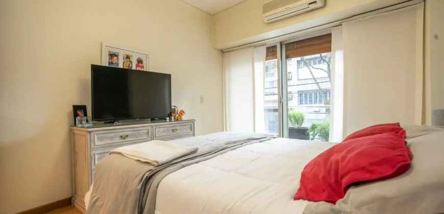 Departamento de 4 ambientes con dependencia y cochera en Caballito