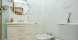 Departamento de 4 ambientes con dependencia y cochera en Caballito