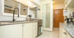 Departamento de 4 ambientes con dependencia y cochera en Caballito