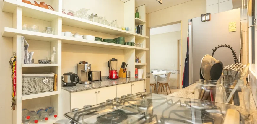 Departamento de 4 ambientes con dependencia y cochera en Caballito
