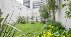 Departamento de 4 ambientes con dependencia y cochera en Caballito