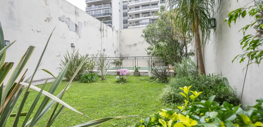 Departamento de 4 ambientes con dependencia y cochera en Caballito